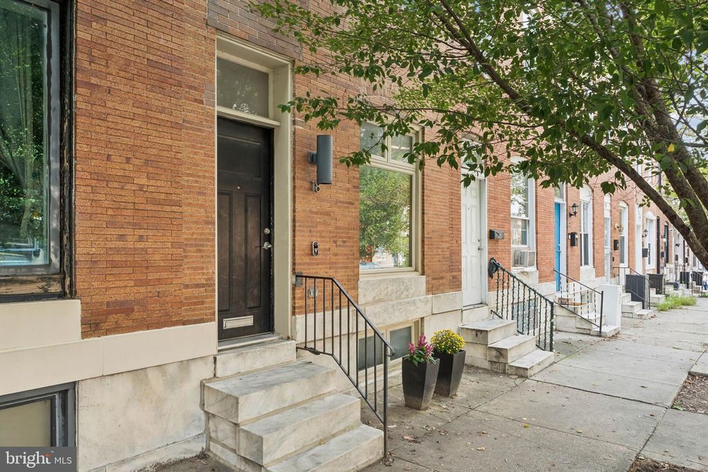 18 N EAST AVE, Baltimore, MD 21224