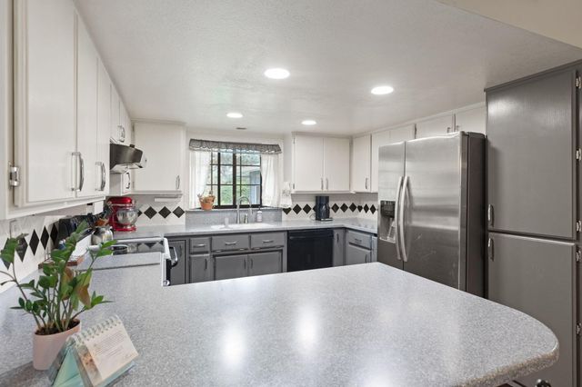 1335 NW Prospect Avenue, Grants Pass, OR 97526