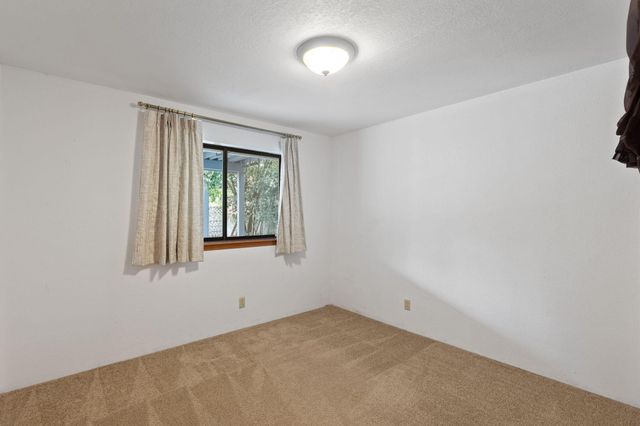 1335 NW Prospect Avenue, Grants Pass, OR 97526