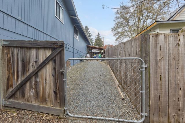 1335 NW Prospect Avenue, Grants Pass, OR 97526