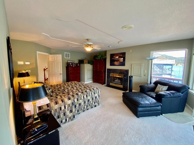 954 Poker Flat Rd, Copperopolis, CA 95228