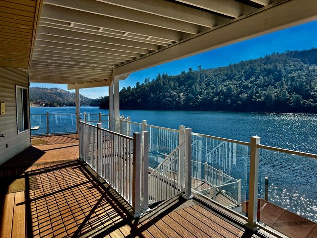 954 Poker Flat Rd, Copperopolis, CA 95228