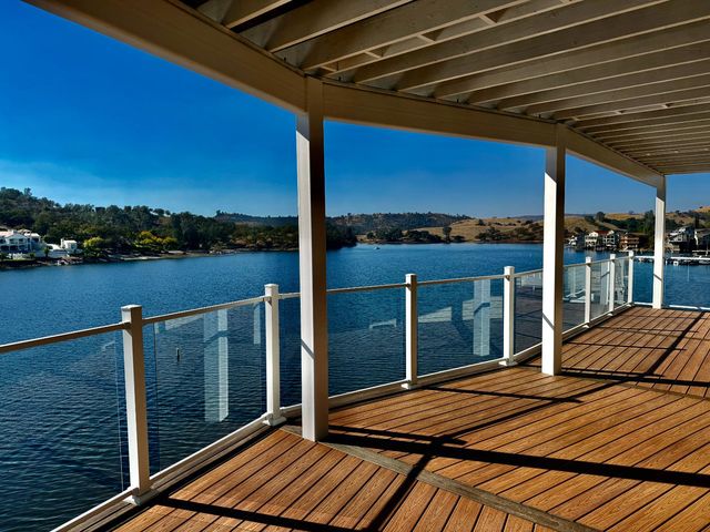 954 Poker Flat Rd, Copperopolis, CA 95228