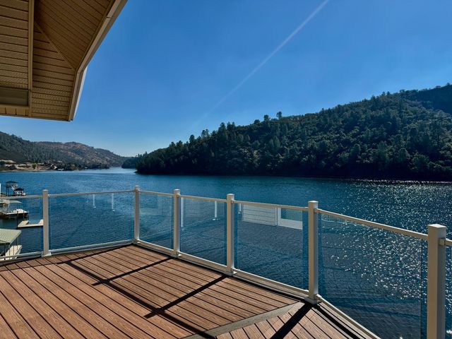 954 Poker Flat Rd, Copperopolis, CA 95228