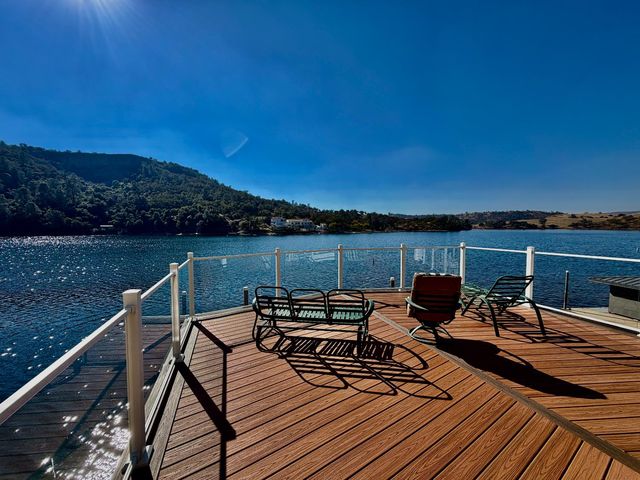 954 Poker Flat Rd, Copperopolis, CA 95228