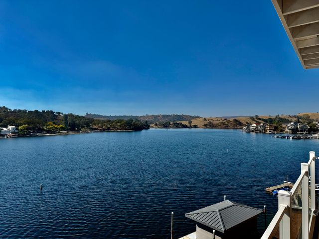 954 Poker Flat Rd, Copperopolis, CA 95228