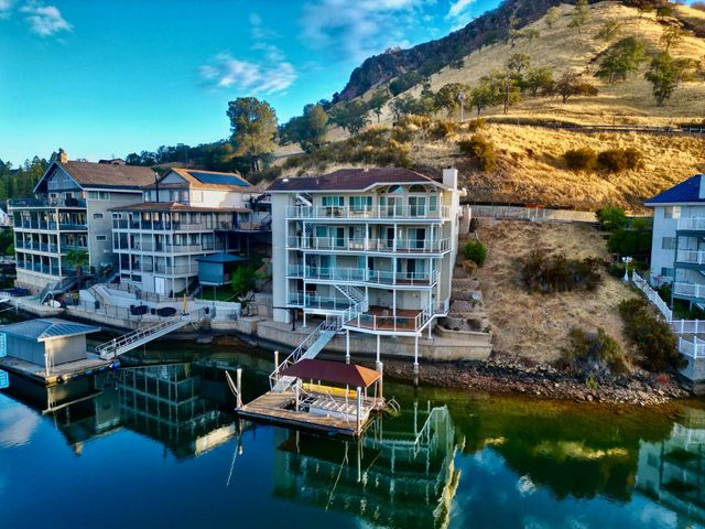 954 Poker Flat Rd, Copperopolis, CA 95228