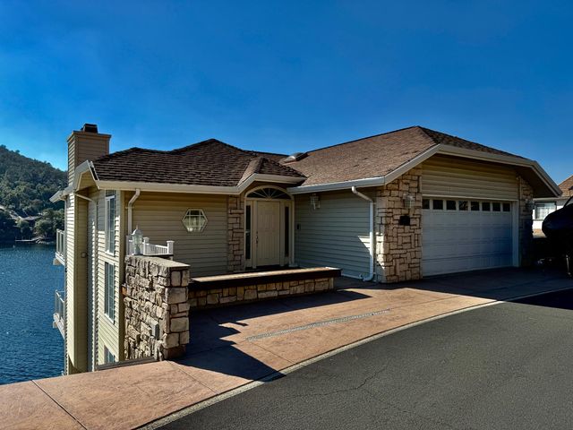 954 Poker Flat Rd, Copperopolis, CA 95228