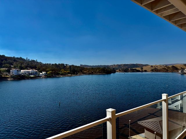 954 Poker Flat Rd, Copperopolis, CA 95228