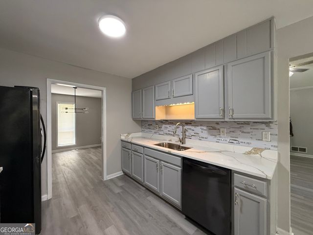 907 Strawberry Court, Ellenwood, GA 30294