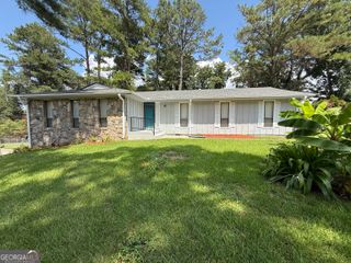 907 Strawberry Court, Ellenwood, GA 30294