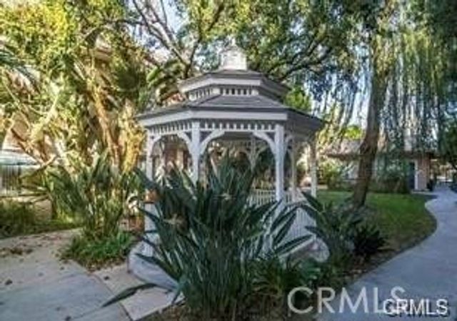 7615 Glade Avenue 116, Canoga Park, CA 91304