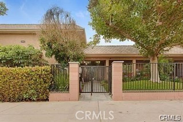 7615 Glade Avenue 116, Canoga Park, CA 91304