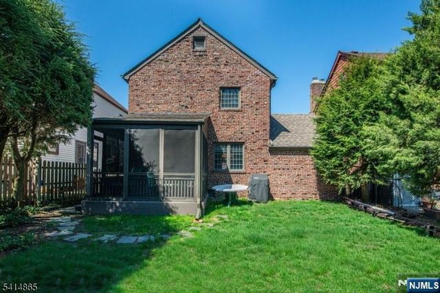 31 Windsor Road, Clifton, NJ 07012