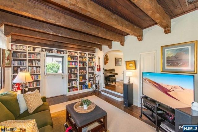 31 Windsor Road, Clifton, NJ 07012