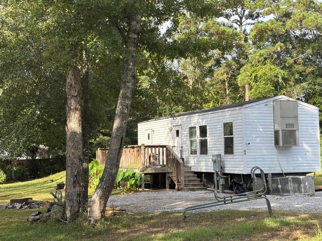 80 Palmetto Avenue, Freeport, FL 32439