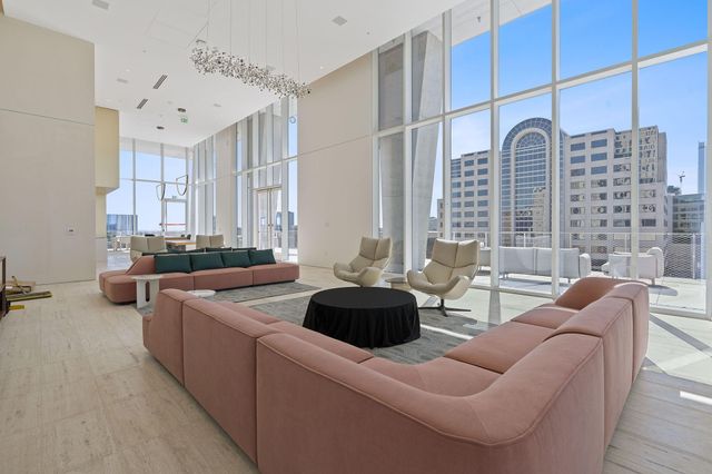 313 W 17th ST 1203, Austin, TX 78701