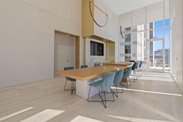 313 W 17th ST 1203, Austin, TX 78701