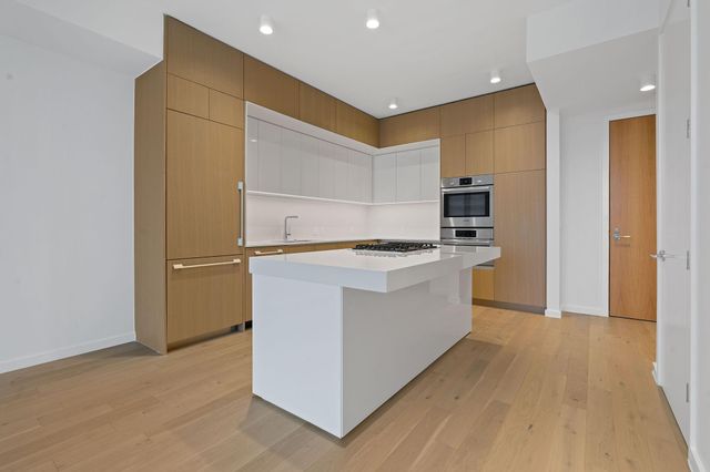 313 W 17th ST 1203, Austin, TX 78701