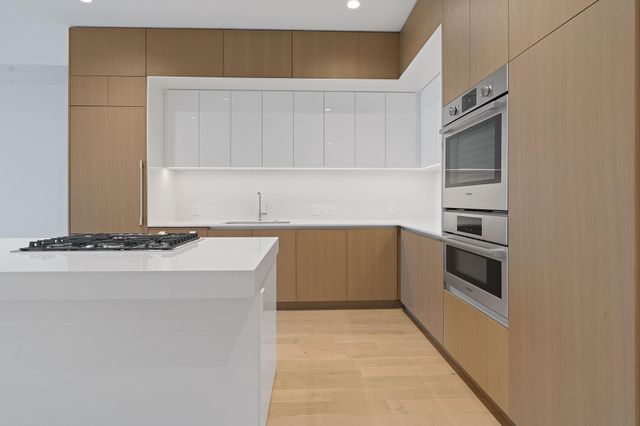 313 W 17th ST 1203, Austin, TX 78701