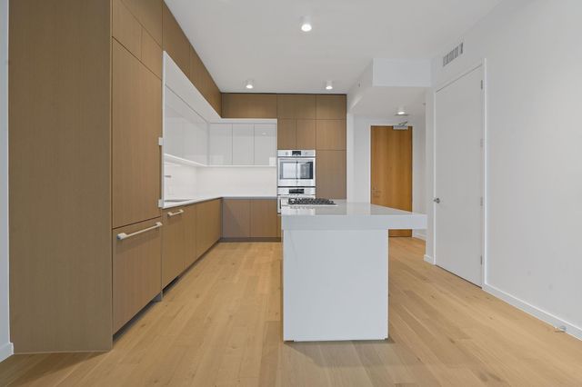 313 W 17th ST 1203, Austin, TX 78701