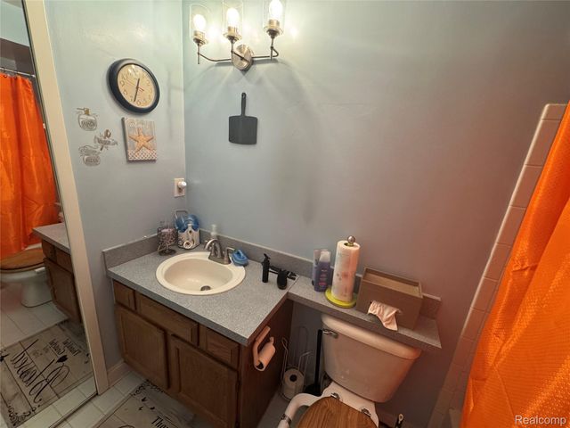 27114 Antonio Drive, Roseville, MI 48066