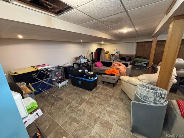 27114 Antonio Drive, Roseville, MI 48066