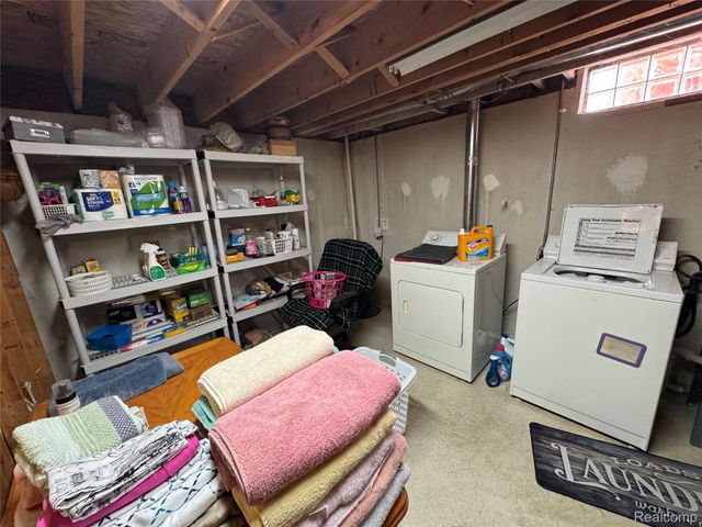 27114 Antonio Drive, Roseville, MI 48066