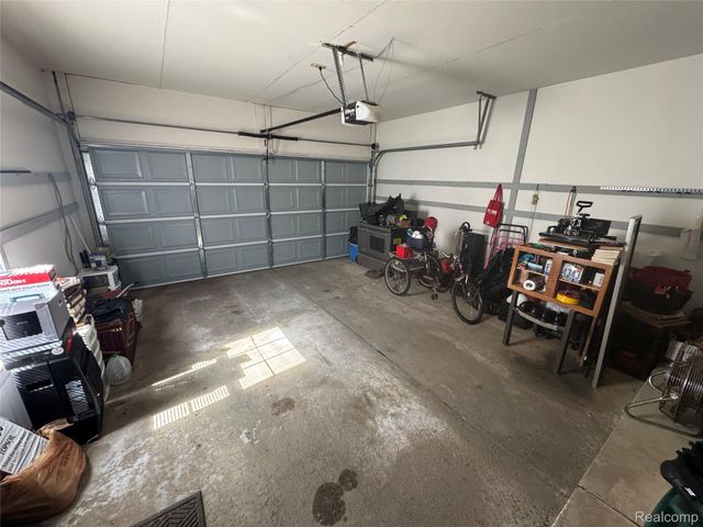 27114 Antonio Drive, Roseville, MI 48066
