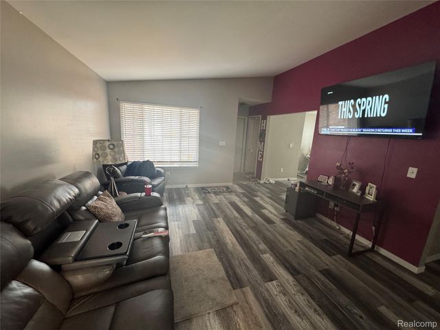 27114 Antonio Drive, Roseville, MI 48066