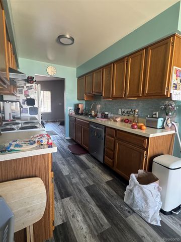 27114 Antonio Drive, Roseville, MI 48066