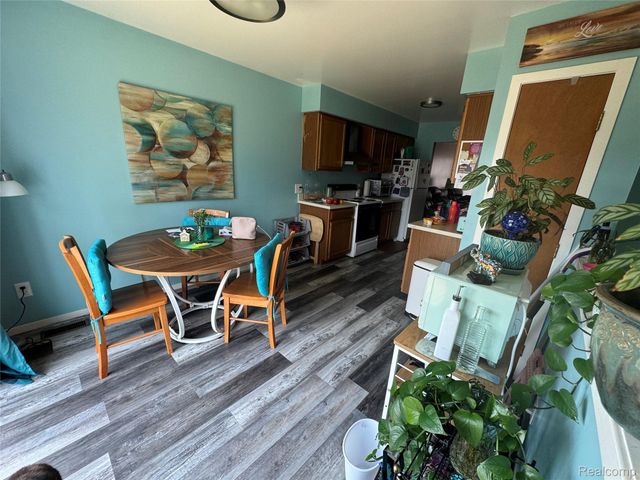 27114 Antonio Drive, Roseville, MI 48066