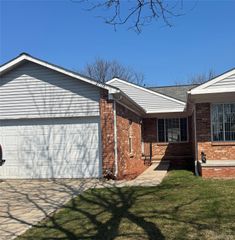 27114 Antonio Drive, Roseville, MI 48066