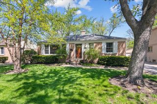 1945 Bosworth Lane, Northfield, IL 60093