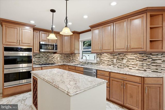 9516 PRIMROSE LN, Marshall, VA 20115