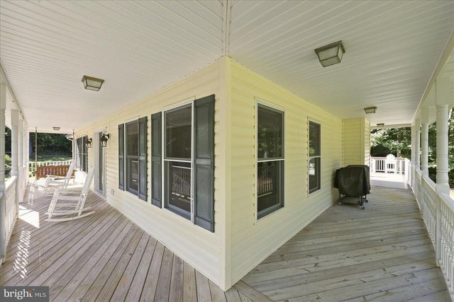 9516 PRIMROSE LN, Marshall, VA 20115