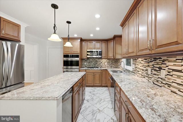 9516 PRIMROSE LN, Marshall, VA 20115