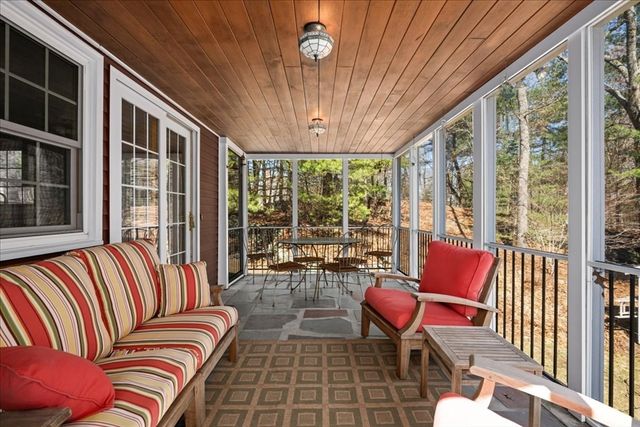 9 Cyndy Ln, Millbury, MA 01527