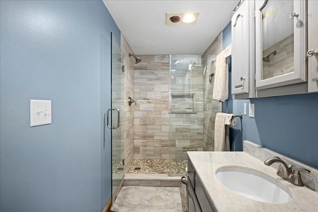 9 Cyndy Ln, Millbury, MA 01527