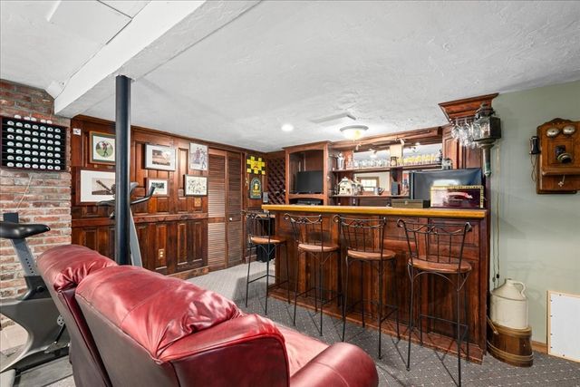 9 Cyndy Ln, Millbury, MA 01527