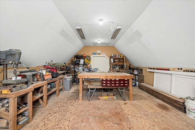 9 Cyndy Ln, Millbury, MA 01527