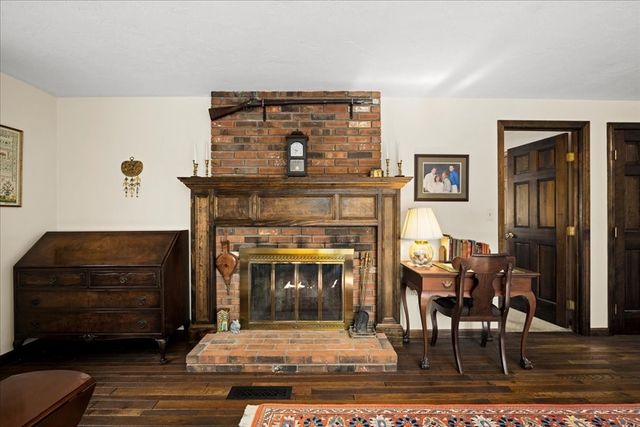 9 Cyndy Ln, Millbury, MA 01527