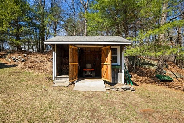 9 Cyndy Ln, Millbury, MA 01527