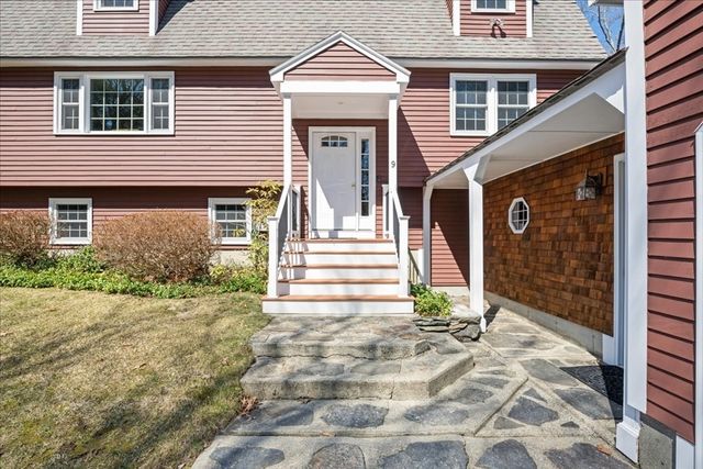 9 Cyndy Ln, Millbury, MA 01527