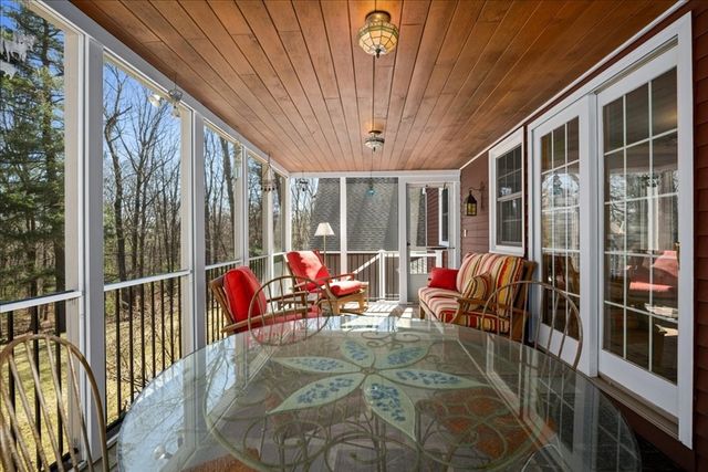 9 Cyndy Ln, Millbury, MA 01527