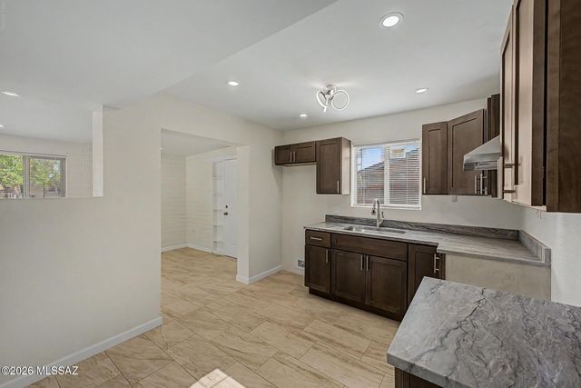 205 E District Street, Tucson, AZ 85714