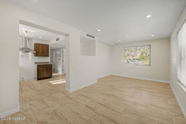 205 E District Street, Tucson, AZ 85714
