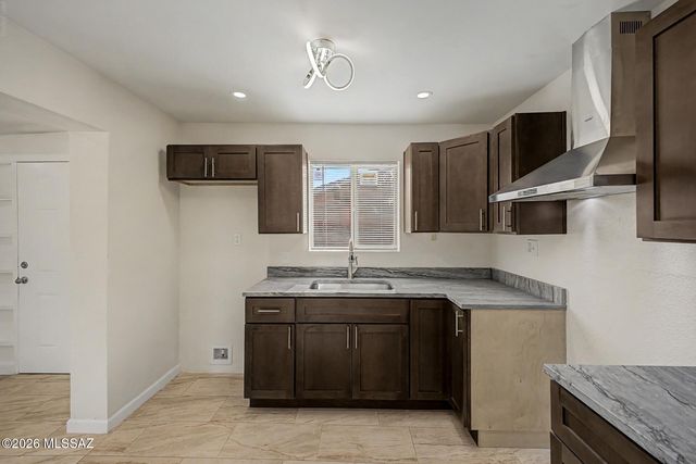205 E District Street, Tucson, AZ 85714