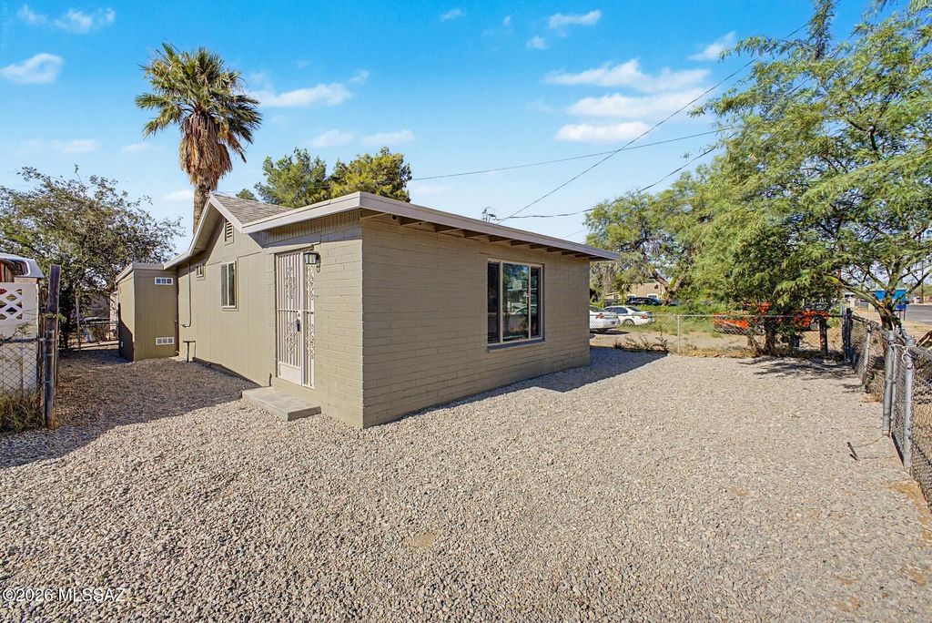 205 E District Street, Tucson, AZ 85714