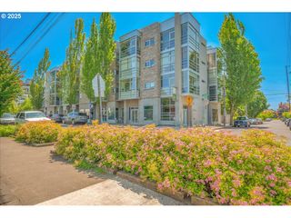 910 Se 42ND Ave 370, Portland, OR 97215